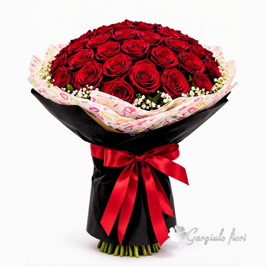Bouquet di rose rosse con carta nera e fiocco in raso, alternativa al box di fiori